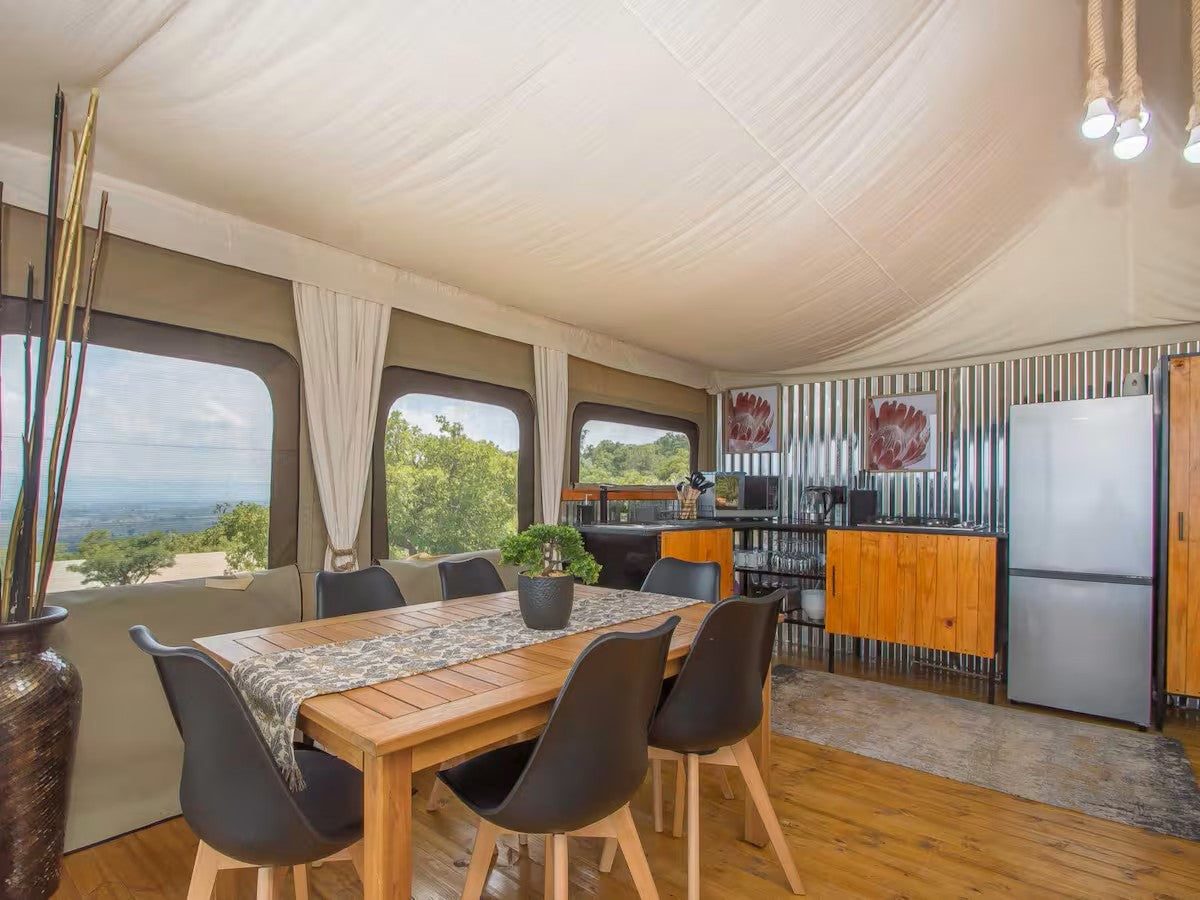 Mountain and valley views - 12-Sleeper Holiday Home