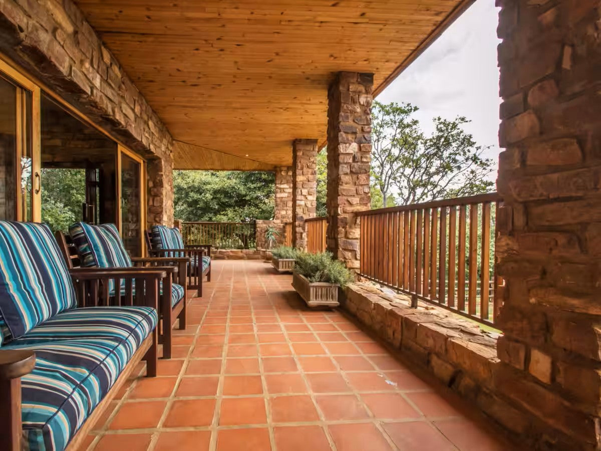 Mountain and valley views - 12-Sleeper Holiday Home