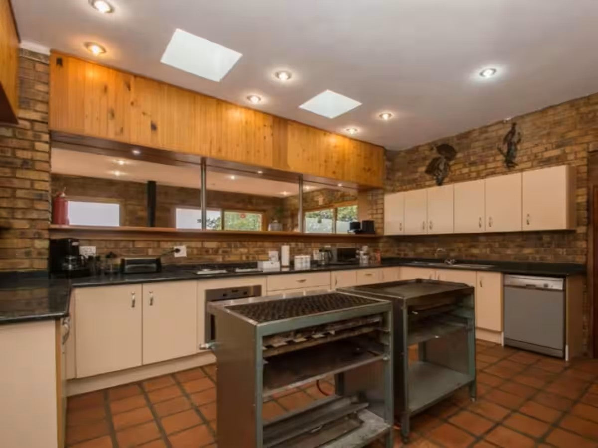 Mountain and valley views - 12-Sleeper Holiday Home