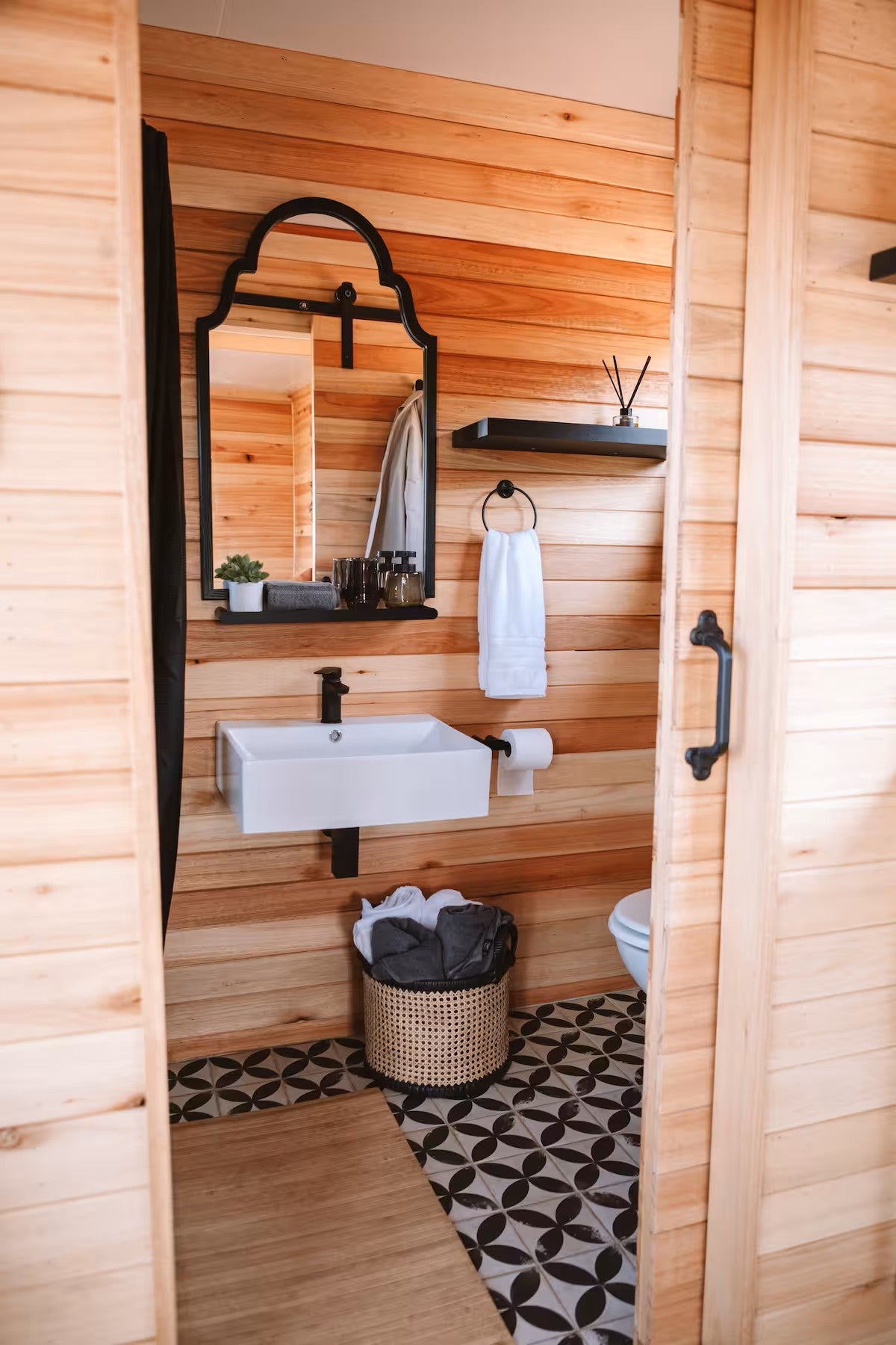Solace Eco Cabins - Tea Cabin