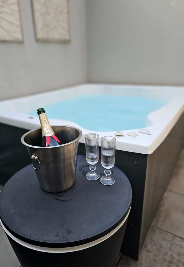 Winter Reset: Art, Wine & Unwind | Johannesburg Edition